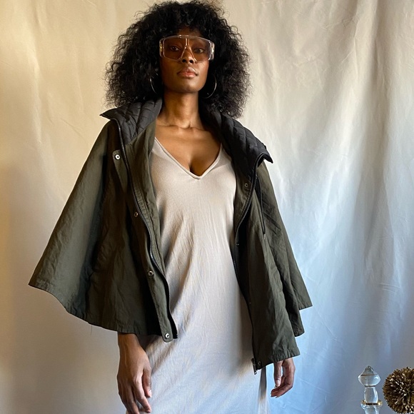 Forever 21- Army green poncho - Picture 4 of 9